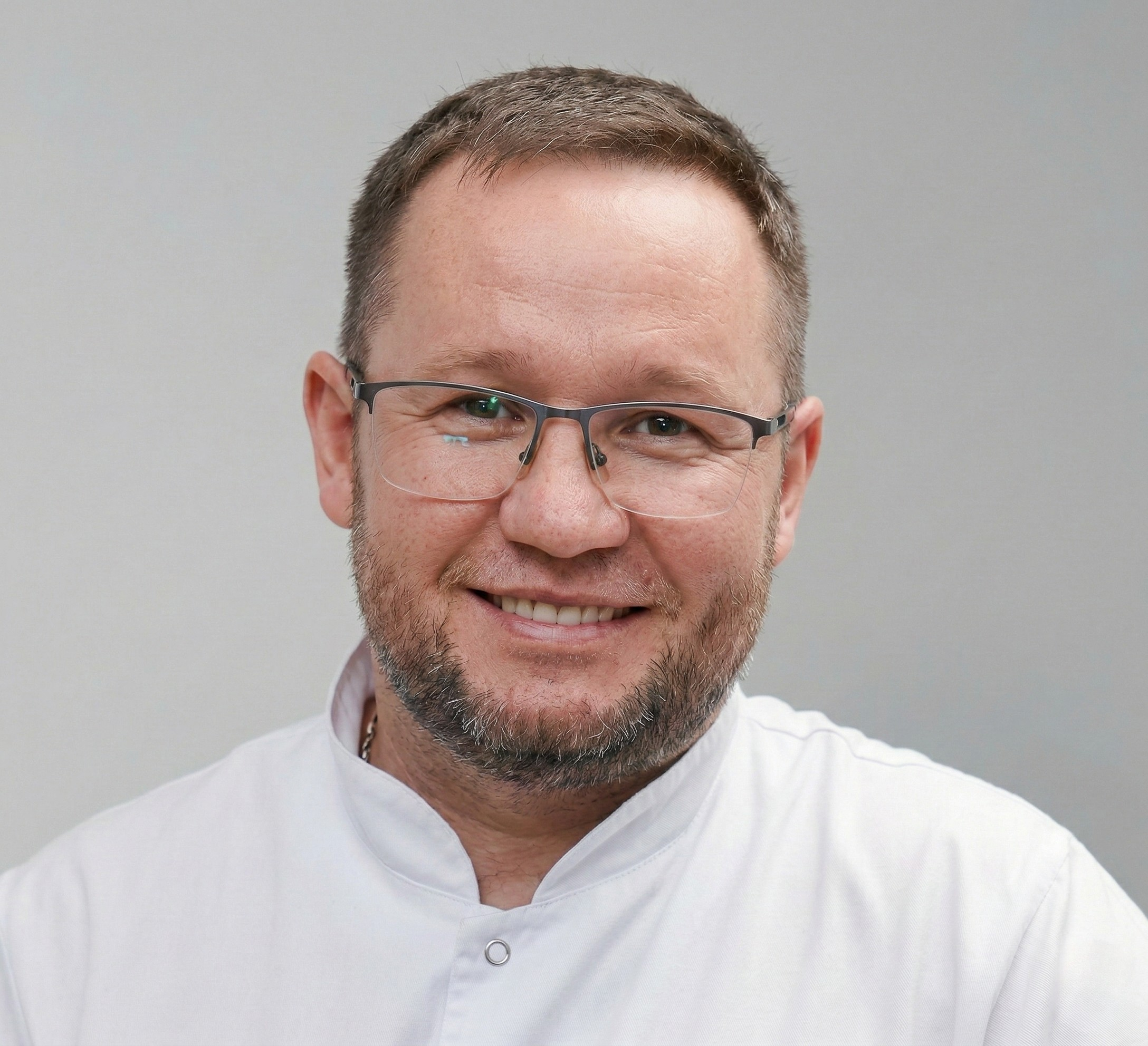 Dr. Dmitry Oleynikov